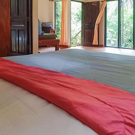 Shanti Toya Ashram Mambat Eksteriør billede