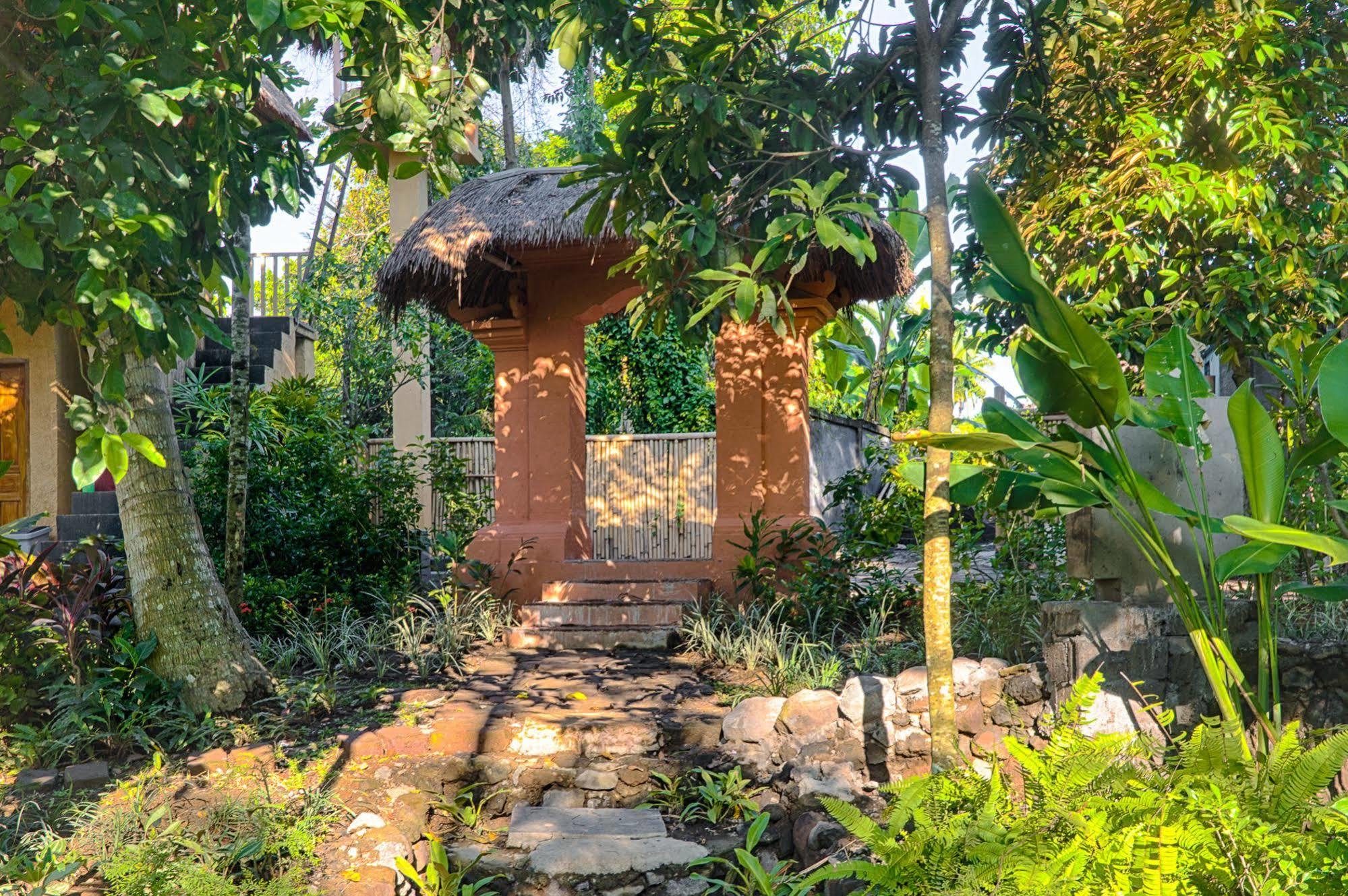 Shanti Toya Ashram Mambat Eksteriør billede